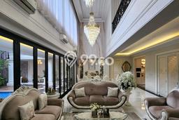 Rumah Elit Modern Tanpa Renovasi di Pondok Indah Jakarta Selatan Rumah Elit Modern Tanpa Renovasi di Pondok Indah Jakarta Selatan