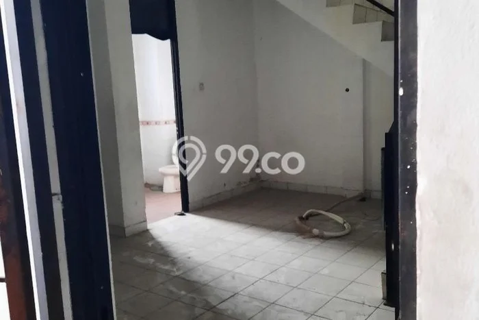 Disewakan Ruko di Kawasan Ramai Saharjo Luas 180m2 Disewakan Ruko di Kawasan Ramai Saharjo Luas 180m2