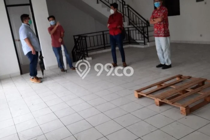 Disewakan Ruko di Kawasan Ramai Saharjo Luas 180m2 Disewakan Ruko di Kawasan Ramai Saharjo Luas 180m2