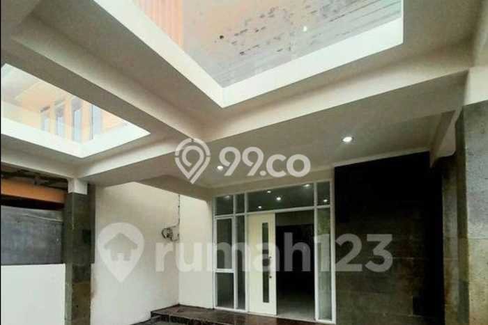 For Sale Rumah 4 Kamar Lokasi Strategis Nyaman dan Strategis di Serpong Utara For Sale Rumah 4 Kamar Lokasi Strategis Nyaman dan Strategis di Serpong Utara