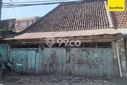 Rumah Strategis dengan 2 Kamar Tidur di Kawasan Keputran, Surabaya Rumah Strategis dengan 2 Kamar Tidur di Kawasan Keputran, Surabaya