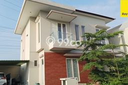 Rumah Modern area Wiyung, Surabaya, LT 250m2m² Bangunan 190m2m² Rumah Modern area Wiyung, Surabaya, LT 250m2m² Bangunan 190m2m²