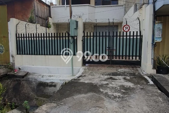 UNIT TERBATAS! Rumah di Tegalsari, 1 KM, Luas 247m2m² Bangunan 500m2m² UNIT TERBATAS! Rumah di Tegalsari, 1 KM, Luas 247m2m² Bangunan 500m2m²