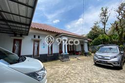Rumah Mewah LB 300m2 Siap Pakai Desain Elegan di Pondok Cabe, Tangerang Rumah Mewah LB 300m2 Siap Pakai Desain Elegan di Pondok Cabe, Tangerang