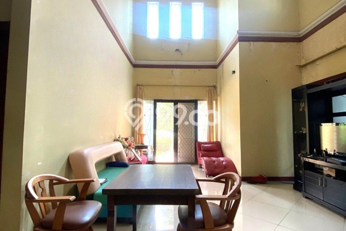 Siap Huni Rumah Mewah 5 Kamar di Ciputat Timur Dekat ke Mana Pun Siap Huni Rumah Mewah 5 Kamar di Ciputat Timur Dekat ke Mana Pun