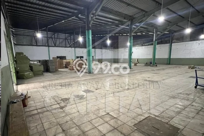 Gudang Disewa di Bandung dengan LB 548m2 Area Komersial Ramai Gudang Disewa di Bandung dengan LB 548m2 Area Komersial Ramai