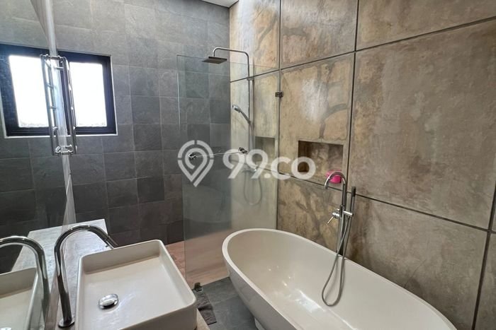 For Sale Rumah 3 Kamar Lokasi Strategis Nyaman dan Strategis di Ciputat Timur For Sale Rumah 3 Kamar Lokasi Strategis Nyaman dan Strategis di Ciputat Timur