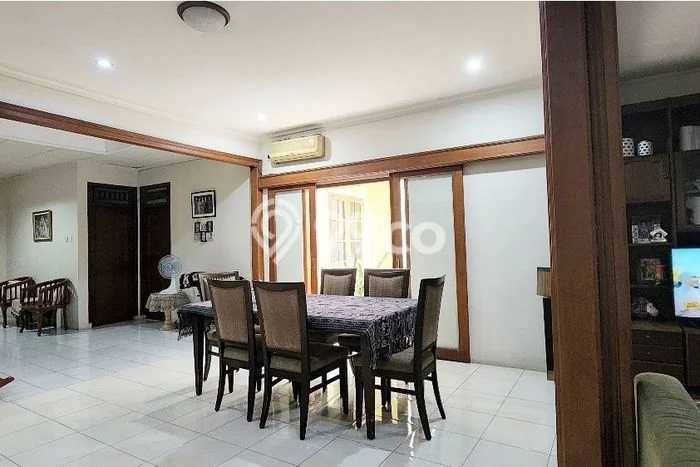 Siap Huni Rumah Mewah 5 Kamar di Ciputat Dekat ke Mana Pun Siap Huni Rumah Mewah 5 Kamar di Ciputat Dekat ke Mana Pun