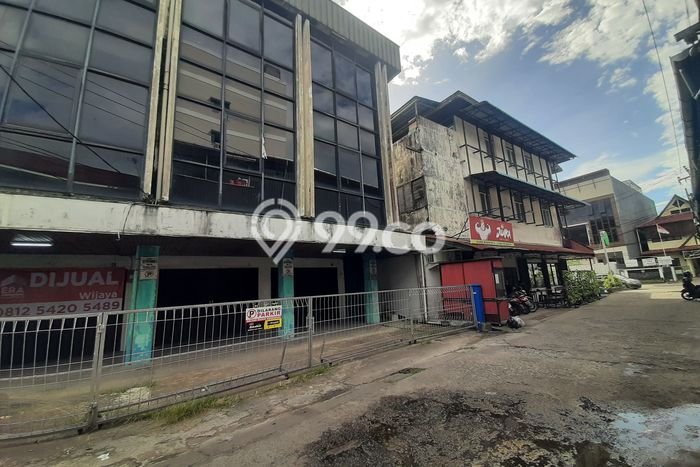 FOR SALE! Ruko di Pontianak Selatan Pontianak, LT 324m2, LB 240m2 FOR SALE! Ruko di Pontianak Selatan Pontianak, LT 324m2, LB 240m2
