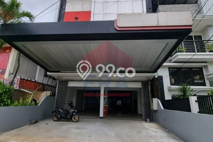FOR SALE! Ruko di Pontianak Kota Pontianak, LT 319m2, LB 748m2 FOR SALE! Ruko di Pontianak Kota Pontianak, LT 319m2, LB 748m2
