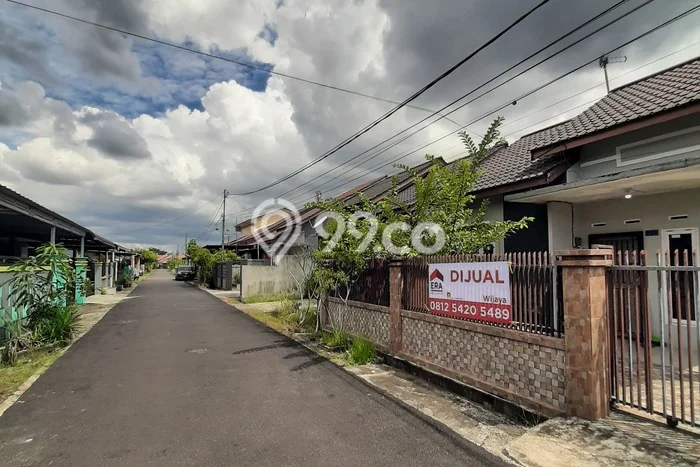 Jual Rumah Harga Miring Pontianak Timur Punya 2 KT & LT 170m2 Jual Rumah Harga Miring Pontianak Timur Punya 2 KT & LT 170m2