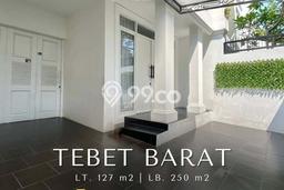 Hunian Mewah Siap Huni LT 127m2 di Tebet, Jakarta Selatan Hunian Mewah Siap Huni LT 127m2 di Tebet, Jakarta Selatan
