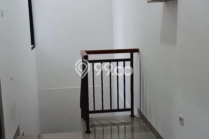 Rumah Nyaman di Tanjung Barat, 2 KM, Lokasi Strategis Rumah Nyaman di Tanjung Barat, 2 KM, Lokasi Strategis