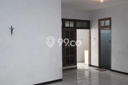 LOKASI PREMIUM! Rumah Berkembang area Dukuh Pakis, LT 144m2m² LB 100m2m² LOKASI PREMIUM! Rumah Berkembang area Dukuh Pakis, LT 144m2m² LB 100m2m²