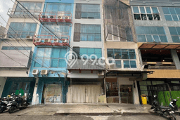 Ruko Bagus Dijual di Manyar Surabaya Lokasi Strategis Cocok untuk Kembangkan Bisnis Ruko Bagus Dijual di Manyar Surabaya Lokasi Strategis Cocok untuk Kembangkan Bisnis