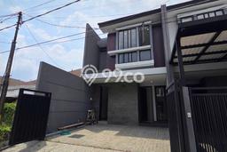 Rumah Mewah LB 200m2 Siap Huni Desain Elegan di Manyar, Surabaya Rumah Mewah LB 200m2 Siap Huni Desain Elegan di Manyar, Surabaya