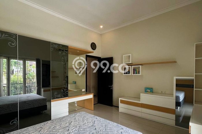 Siap Huni Rumah Mewah 4 Kamar di Sukolilo Dekat ke Mana Pun Siap Huni Rumah Mewah 4 Kamar di Sukolilo Dekat ke Mana Pun