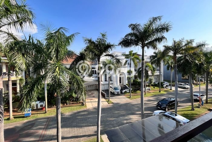 Rumah Elit Modern Siap Huni di Pantai Indah Kapuk Jakarta Utara Rumah Elit Modern Siap Huni di Pantai Indah Kapuk Jakarta Utara