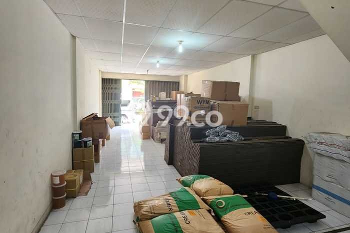 KAWASAN BISNIS! Ruko di Bandengan, Luas 200m², Jalan Utama KAWASAN BISNIS! Ruko di Bandengan, Luas 200m², Jalan Utama