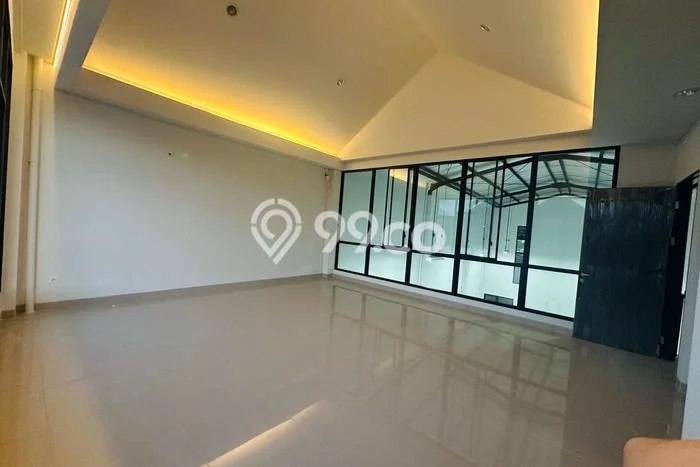 Gudang untuk Disewa di Pusat Jakarta Utara Luas Bangunan 300m2 Gudang untuk Disewa di Pusat Jakarta Utara Luas Bangunan 300m2
