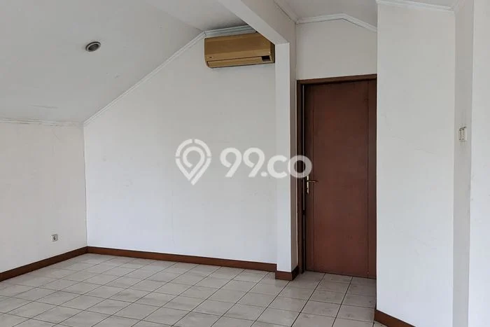 Hunian Elit LB 350m2 Siap Pakai Desain Elegan di Mutiara Kedoya, Jakarta Barat Hunian Elit LB 350m2 Siap Pakai Desain Elegan di Mutiara Kedoya, Jakarta Barat