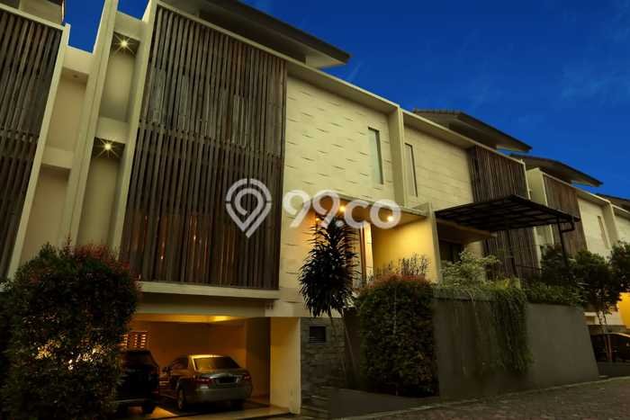 Rumah di Mampang Prapatan, 3 KM, Pemandangan Kota, LT 212m2m² LB 383m2m² Rumah di Mampang Prapatan, 3 KM, Pemandangan Kota, LT 212m2m² LB 383m2m²