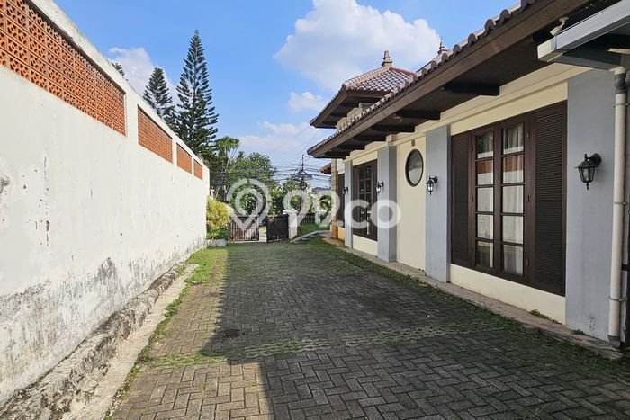 Dijual Rumah Mewah Elegan Dengan View Cantik di Warung Buncit, Jakarta Selatan Dijual Rumah Mewah Elegan Dengan View Cantik di Warung Buncit, Jakarta Selatan