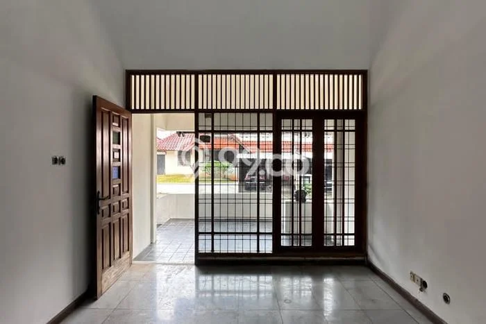 For Sale! Luxury House LT 390m2 Desain Modern di Lebak Bulus For Sale! Luxury House LT 390m2 Desain Modern di Lebak Bulus