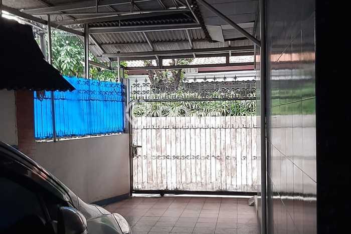 Siap Huni Rumah Mewah 5 Kamar di Kebayoran Lama Dekat ke Mana Saja Siap Huni Rumah Mewah 5 Kamar di Kebayoran Lama Dekat ke Mana Saja
