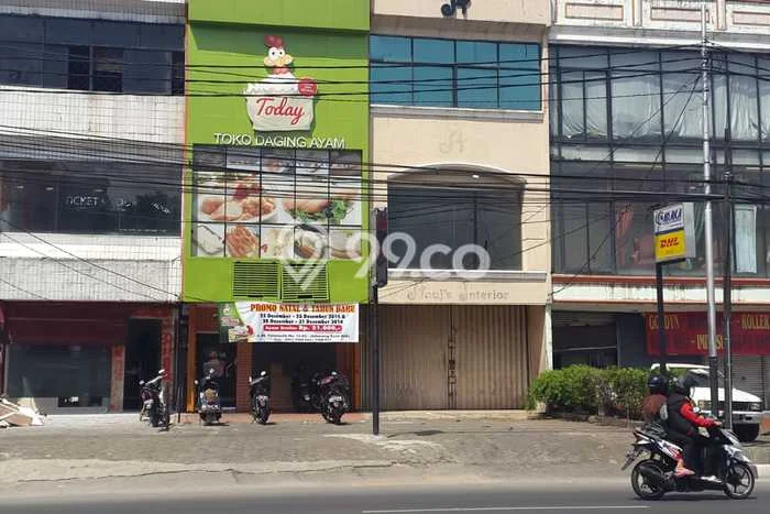 Ruko Disewa di Jakarta Selatan dengan LB 250m2 Area Komersial Ramai Ruko Disewa di Jakarta Selatan dengan LB 250m2 Area Komersial Ramai