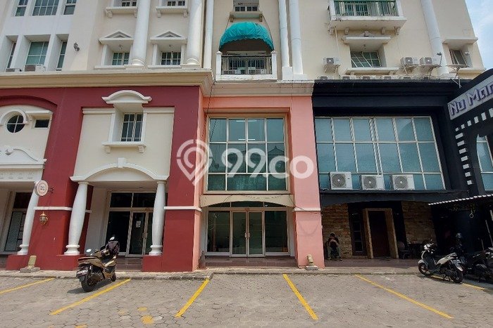 LOKASI PREMIUM! Ruko di Kebayoran Baru, Luas 390m2m², Area Bisnis LOKASI PREMIUM! Ruko di Kebayoran Baru, Luas 390m2m², Area Bisnis