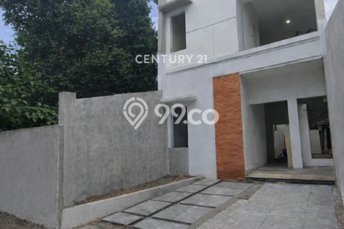 Rumah Strategis Minimalis Lb 100m2 di Ciputat, Tangerang Selatan Rumah Strategis Minimalis Lb 100m2 di Ciputat, Tangerang Selatan