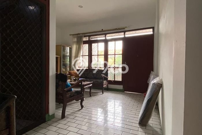 Disewakan Rumah Konsep Minimalis di Simokerto Surabaya dengan 2 KT Disewakan Rumah Konsep Minimalis di Simokerto Surabaya dengan 2 KT