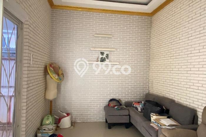 Rumah Luas Asri 2 KT Siap Pakai di Wonorejo Surabaya Rumah Luas Asri 2 KT Siap Pakai di Wonorejo Surabaya