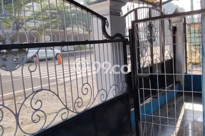 Dijual Rumah 5 Kamar Lokasi Strategis Bagus dan Strategis di Tarik Dijual Rumah 5 Kamar Lokasi Strategis Bagus dan Strategis di Tarik