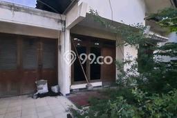 Rumah Asri area Sukolilo, Surabaya, Luas 200m2m² LB 160m2m² Rumah Asri area Sukolilo, Surabaya, Luas 200m2m² LB 160m2m²