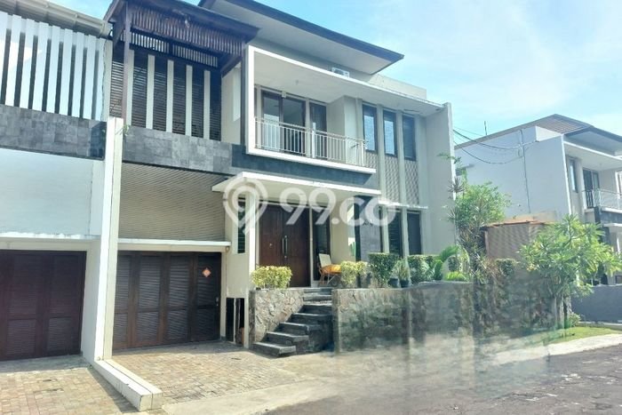 Siap Huni Rumah Mewah 4 Kamar di Kuta Dekat ke Mana Saja Siap Huni Rumah Mewah 4 Kamar di Kuta Dekat ke Mana Saja