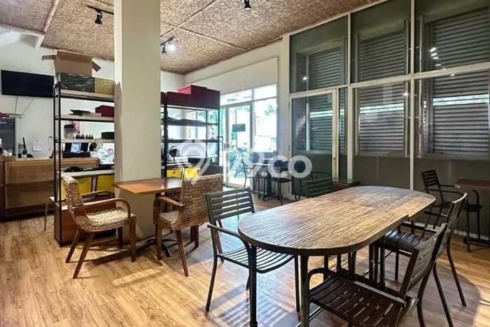 Ruko Dijual di Jakarta Selatan LT 127m2 & LB 400m2 Lokasi Terbaik! Ruko Dijual di Jakarta Selatan LT 127m2 & LB 400m2 Lokasi Terbaik!
