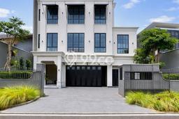 Jual Rumah Luas Elegan Dengan View Cantik di Senopati, Jakarta Selatan Jual Rumah Luas Elegan Dengan View Cantik di Senopati, Jakarta Selatan