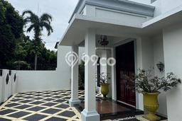 Rumah Elit LB 400m2 Siap Huni Desain Elegan di Senopati, Jakarta Selatan Rumah Elit LB 400m2 Siap Huni Desain Elegan di Senopati, Jakarta Selatan