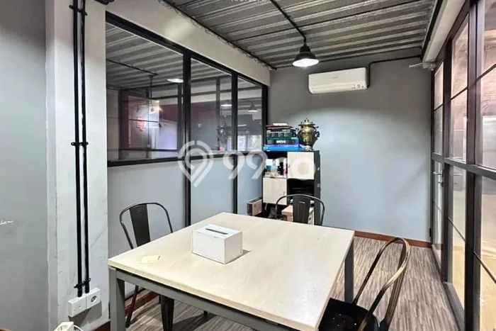 Dijual! Ruko di Bendungan Hilir Jakarta Pusat LT 150m2 / LB 400m2 Kawasan Bisnis Dijual! Ruko di Bendungan Hilir Jakarta Pusat LT 150m2 / LB 400m2 Kawasan Bisnis