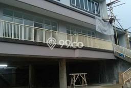 Ruko Disewakan di Area Ramai Kebayoran Baru, Jakarta Selatan Ruko Disewakan di Area Ramai Kebayoran Baru, Jakarta Selatan