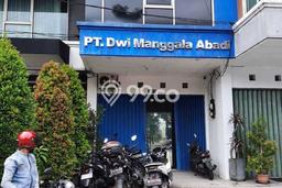 Area Ramai! Ruko Dijual di Kebayoran Lama untuk Bisnis Luas Bangunan 250m2 Area Ramai! Ruko Dijual di Kebayoran Lama untuk Bisnis Luas Bangunan 250m2