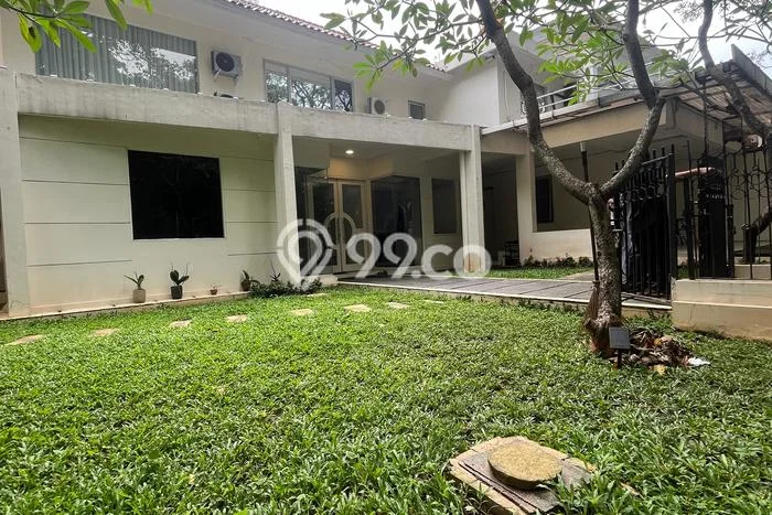 Rumah Mewah LB 301m2 Siap Huni Desain Elegan di Pakubuwono, Jakarta Selatan Rumah Mewah LB 301m2 Siap Huni Desain Elegan di Pakubuwono, Jakarta Selatan