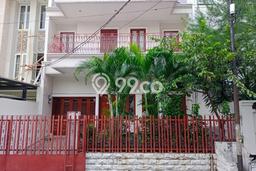 Disewakan! Rumah 3 Kamar Tidur &
3 Kamar Mandi di Pondok Indah, Jakarta Selatan Disewakan! Rumah 3 Kamar Tidur &
3 Kamar Mandi di Pondok Indah, Jakarta Selatan
