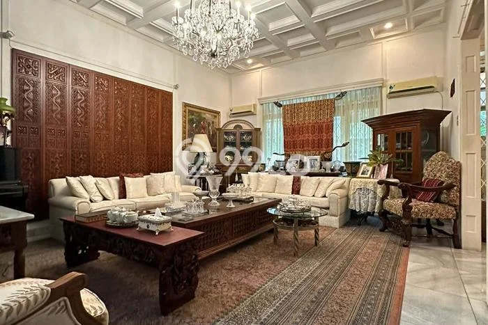 For Sale! Luxury House LT 677m2 Desain Modern di Senayan For Sale! Luxury House LT 677m2 Desain Modern di Senayan