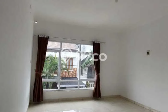 PILIHAN TEPAT! Rumah di , 2 KM, Akses Mall, Luas 100m2m² LB 150m2m² PILIHAN TEPAT! Rumah di , 2 KM, Akses Mall, Luas 100m2m² LB 150m2m²