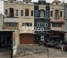 Ruko Disewa di Jakarta Selatan dengan LB 180m2 Area Komersial Ramai Ruko Disewa di Jakarta Selatan dengan LB 180m2 Area Komersial Ramai