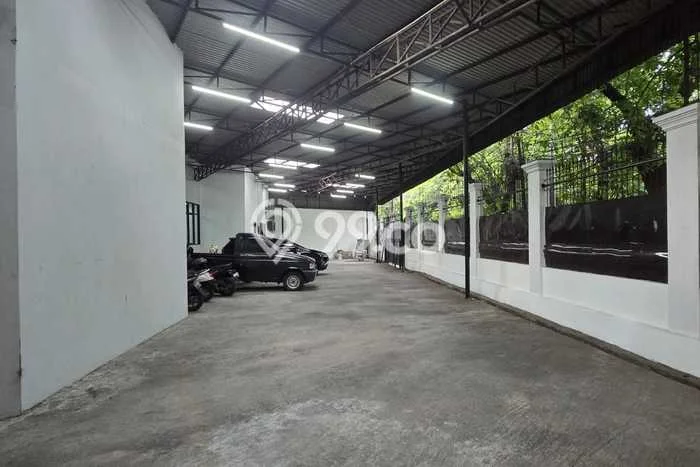 Gudang untuk Disewa di Pusat Jakarta Selatan Luas Bangunan 400m2 Gudang untuk Disewa di Pusat Jakarta Selatan Luas Bangunan 400m2