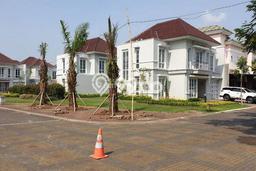 Rumah LT 288m² Akses Transportasi Umum di Gading Serpong, Tangerang Rumah LT 288m² Akses Transportasi Umum di Gading Serpong, Tangerang